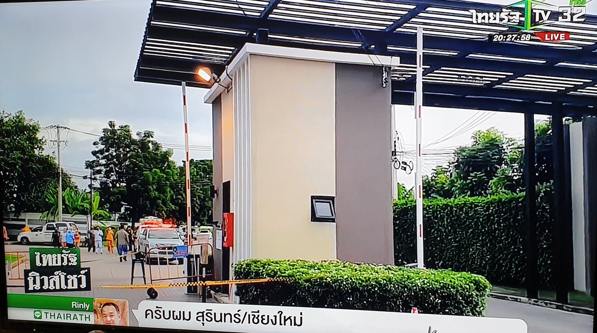 Eaaaw's tweet image. น้องรปภ.หน้าใหม่ประจำหมู่บ้านอายุ 20 เตือนหัวหน้ารปภ.อายุ 57 ที่ชอบหลับในเวลางานว่า "อย่าหลับในเวลางานสิ" อีลุงโมโหเอามีดฟันนิ้วน้องแหก อีลุงเลยโดนไล่ออก อีลุงเลยกลับไปเอาปืนมายิงน้องรปภ.สองนัดตายคาที่ 🤦‍♂️ มึงเป็นยาม มึงหลับในเวลางานไม่ได้! อีดอก มึงผิด! มึงเป็นเหี้ยไรอ่ะอีลุง?RIP