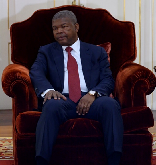 CiBaroud's tweet photo. Le tableau sécuritaire est sombre, Joao Lourenço et Moussa Faki restent convaincus qu’il faut une solution pacifique entre Bozizé  et Bozize.
La situation politique et sécuritaire de la République centrafricaine préoccupe énormément, le Président en exercice de là CIRGL.. https://t.co/tnn2UHbfDT