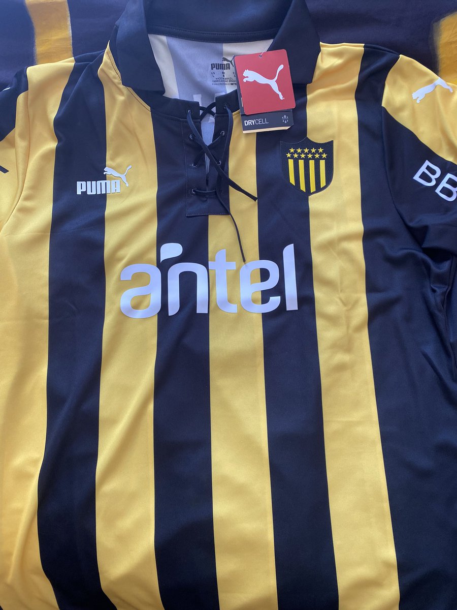 Para todos los seguidores que están a dentro de la copa, sorteo  de la camiseta de <a href="/PUMA_Uy/">PUMA Uruguay</a> de #130AñosDeGloria. Para participar, seguirme, rt a este tuit y dejar una frase alentando a <a href="/OficialCAP/">PEÑAROL</a>. El 22 anunciamos al ganador o ganadora