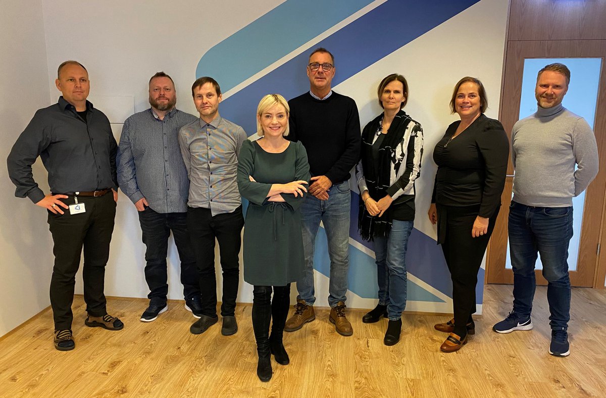Willum Þór Þórsson (@willumthor) on Twitter photo Ég(kennarinn) og <a href="/liljaalfreds/">Lilja Alfreðsdóttir</a> áttum ljómandi góðan fund með Kennarasambandi Íslands. Höldum áfram veginn. xB Ég(kennarinn) og <a href="/liljaalfreds/">Lilja Alfreðsdóttir</a> áttum ljómandi góðan fund með Kennarasambandi Íslands. Höldum áfram veginn. xB