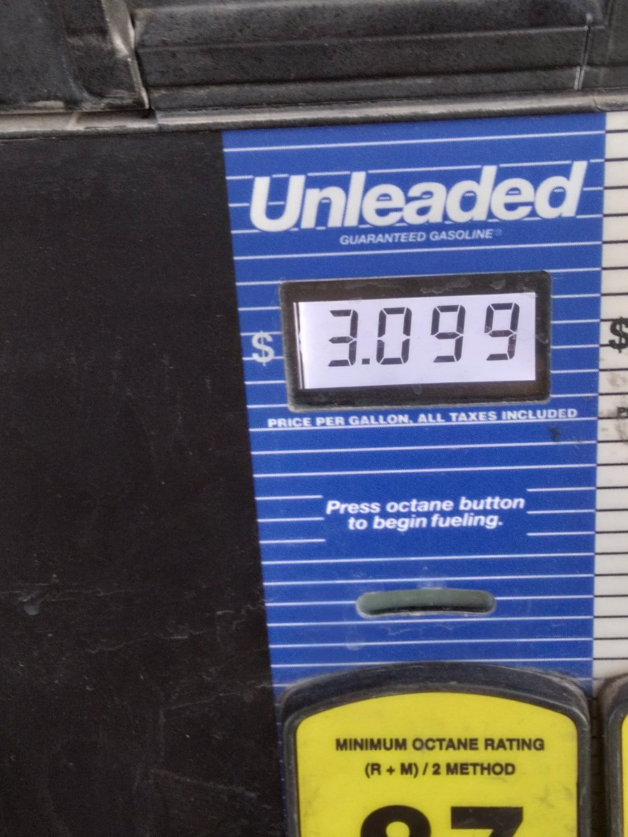 ChiTownPanthera's tweet photo. Dammit,Joe Biden! (Lol)

#full
#nomicroaggressionhere
#buyasmallervehicle
#orshutup https://t.co/WTw9i6ms9j