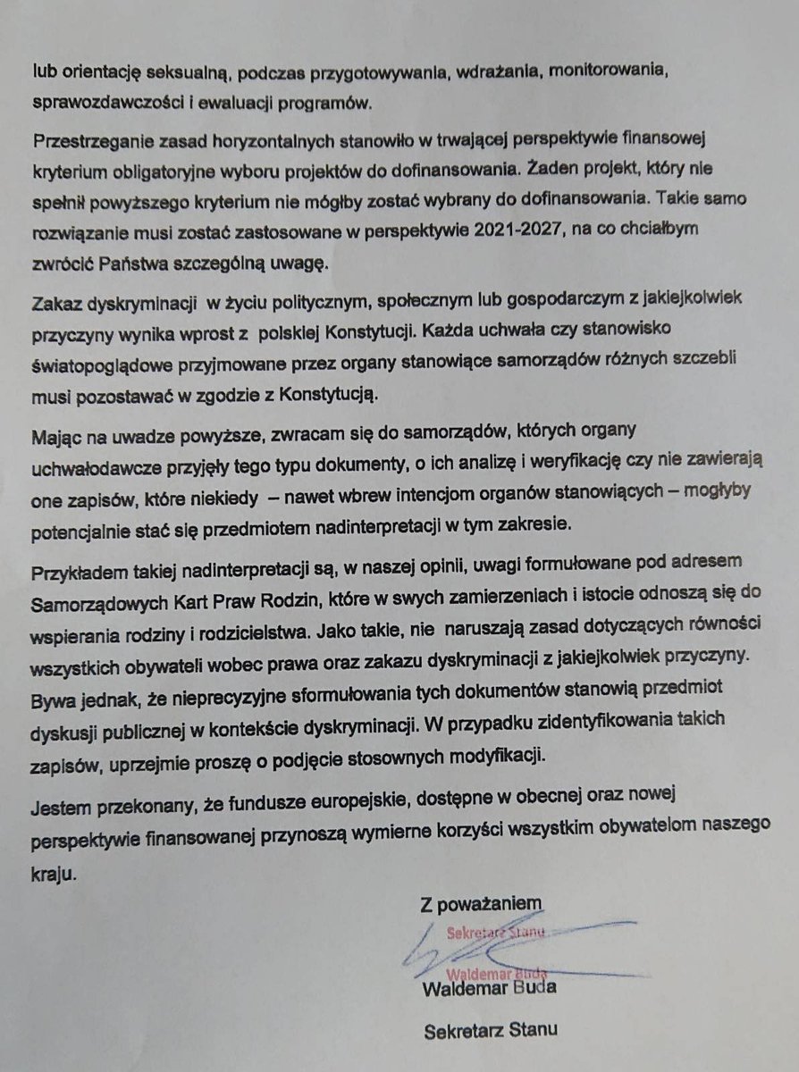 AtlasNienawisci's tweet photo. 15 września 2021 Ministerstwo Funduszy i Polityki Regionalnej przesłało do wszystkich samorządów pismo
DRP-la.6610.99.2021.2.ASB w którym prosi o... uchylenie stref anty-LGBT.

@BartStaszewski @MaczugaKamil @queerpl @magazynreplika @wiktoriabeczek @HebanMaja @magdadropek https://t.co/r7S6bOvCnW