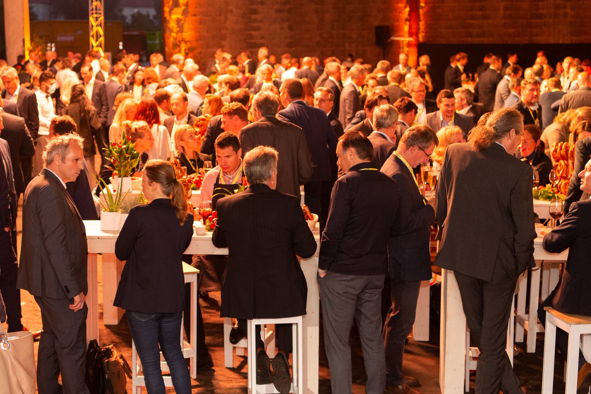 ew_online_de's tweet image. Zwei erfolgreiche BDEW Kongresstage in Berlin.
Ein tolles Event - endlich wieder "Live-Netzwerken".    Danke an alle Partner, Aussteller, Referenten und Teilnehmer, die sich hervorragend an unseren Hygieneplan gehalten haben. 
#bdewk21 @ew_online_de