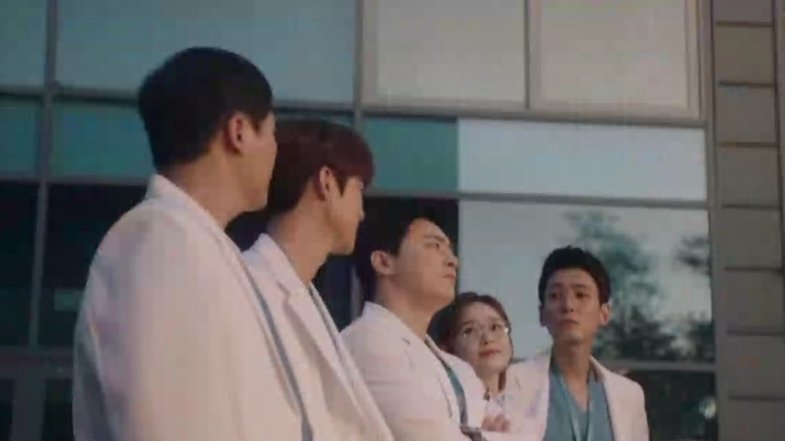 iksongmido's tweet image. IT'S JUST A PICTURE, IT WON'T HURT U

THE PICTURE:

#HospitalPlaylist2
#HospitalPlaylist2Ep12 
#ThankYouForTheWiseLife
#사랑합니다슬의팀