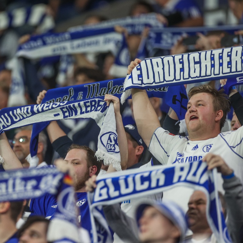 s04_en's tweet photo. 🗣️ "We need to create some fireworks here on Friday!" 🎆

#S04 | #S04KSC