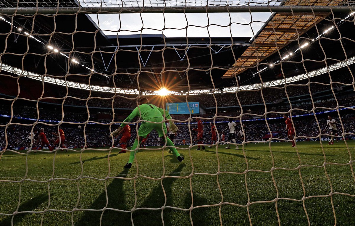 voshans's tweet photo. Sportfotografie ís kunst…
(Foto @MarcAspland)
#ENGBUL #ThreeLions #Wembley https://t.co/YYHzzwaPMp