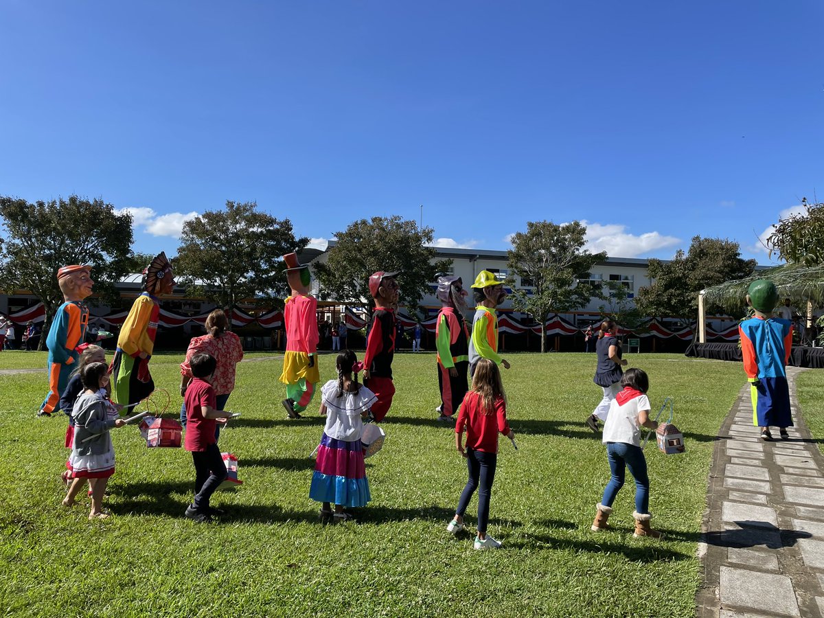 Profe_Cummings's tweet photo. Viva la 15 de septiembre! Viva Costa Rica! Happy 200th Independence Day Costa Rica!!! 🇨🇷🇨🇷🇨🇷 https://t.co/pPvWQ6NwjN