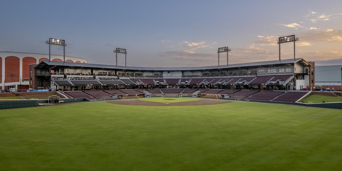 HailStateBB's tweet photo. Back at The Dude this weekend ⤵️
 
Friday - 5:15 p.m. scrimmage 
Sunday - 3:15 p.m. scrimmage
𝙁𝙧𝙚𝙚 𝘼𝙙𝙢𝙞𝙨𝙨𝙞𝙤𝙣 
*Gates open 30 minutes prior

#HailState🐶 https://t.co/OxB84Hex3A