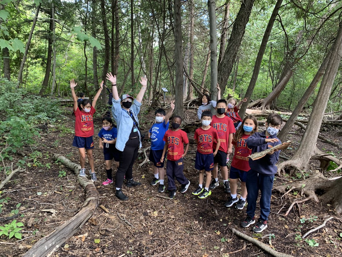 So incredible to have out Grade 4s out on the trails with ⁦<a href="/ALIVEOutdoors/">ALIVE Outdoors</a>⁩ ⁦<a href="/HTSRichmondHill/">HTS Richmond Hill</a>⁩