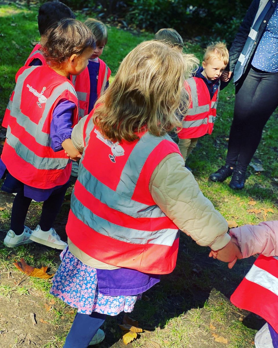 shmarylebone's tweet photo. We are so pleased to see the children and families after the summer break and welcome all our new families to the Swinbrook community. The children have been settling in well and enjoying lots of fun activities indoors and outdoors.💜🦢@chatsworthschls #earlyyears #nursery https://t.co/sTHh2j7dEH