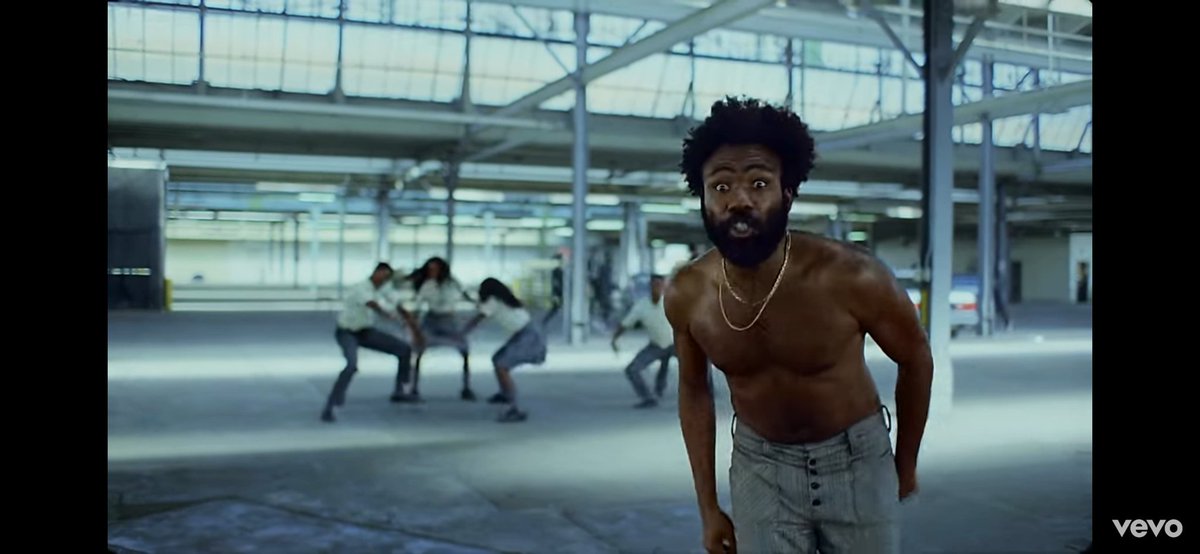 Мусорка клип. Childish Gambino человек паук. Чайлдиш Гамбино Атланта. Чайлдиш Гамбино репер.