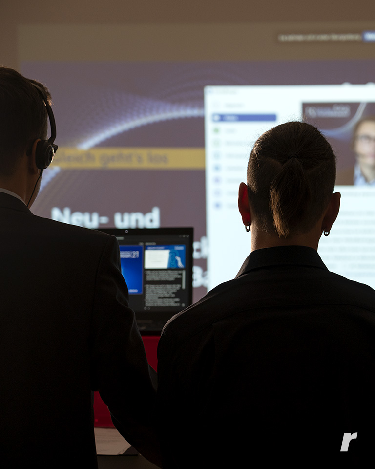 Robotron_DD's tweet image. 2 Tage, 10 Vorträge, 12 Referenten - wir zeigen was die Digitalisierung der Energiewende für die verschiedenen Marktrollen und -prozesse in der Praxis bedeutet und welche Highlights in den nächsten Monaten warten.
 
#robotronjahrestagung #SoftwaremitEnergie #mitdatenmehrbewegen