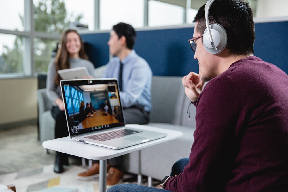 AvcommSolutions's tweet image. Bose headphones, for the way you work (with multidevice connectivity!) ow.ly/IPtr50FUfGs #ANC #multiplemics #PC #mobile #Bluetooth #WFH #WorkAnywhere #CommunicationIsOurBusiness