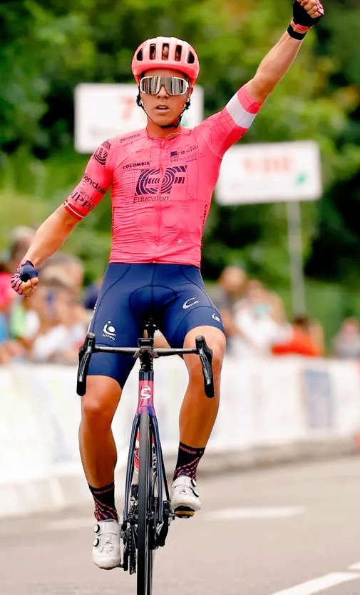 HugoPieters1's tweet photo. 3 years nothing, than 2 wins on a row for #MichaelValgren 🇩🇰 @EFprocycling: #GiroDellaToscana
🇮🇹 and #CoppaSabatini 🇮🇹
2. #SonnyColbrelli 🇮🇹
#Sabatini #Colbrelli #Valgren https://t.co/i6OxDx6jBZ