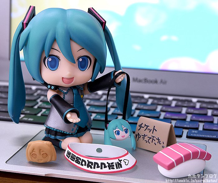mikumikufigures's tweet photo. ——> new figure alert! ✨
to commemorate mikudayo's 10th anniversary, good smile will be releasing a special 10th anniversary mikudayo nendoroid! pre-orders start today, september 17th! https://t.co/f1HBmXyiZ2