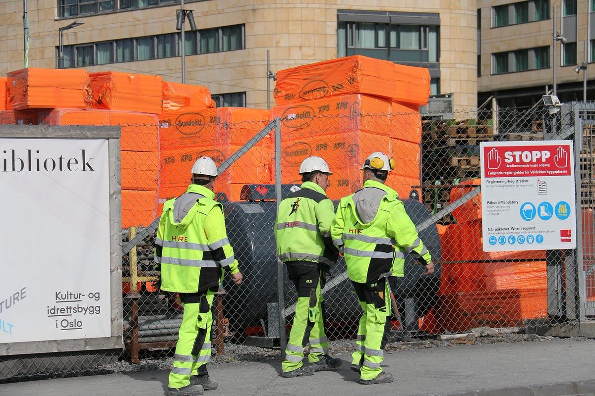 In the three months ending in August, the number of vacant jobs in the construction sector reached a new 20 year high. The period saw around 37,000 vacant jobs, exceeding the previous high of 35,000 reported in the previous three months.