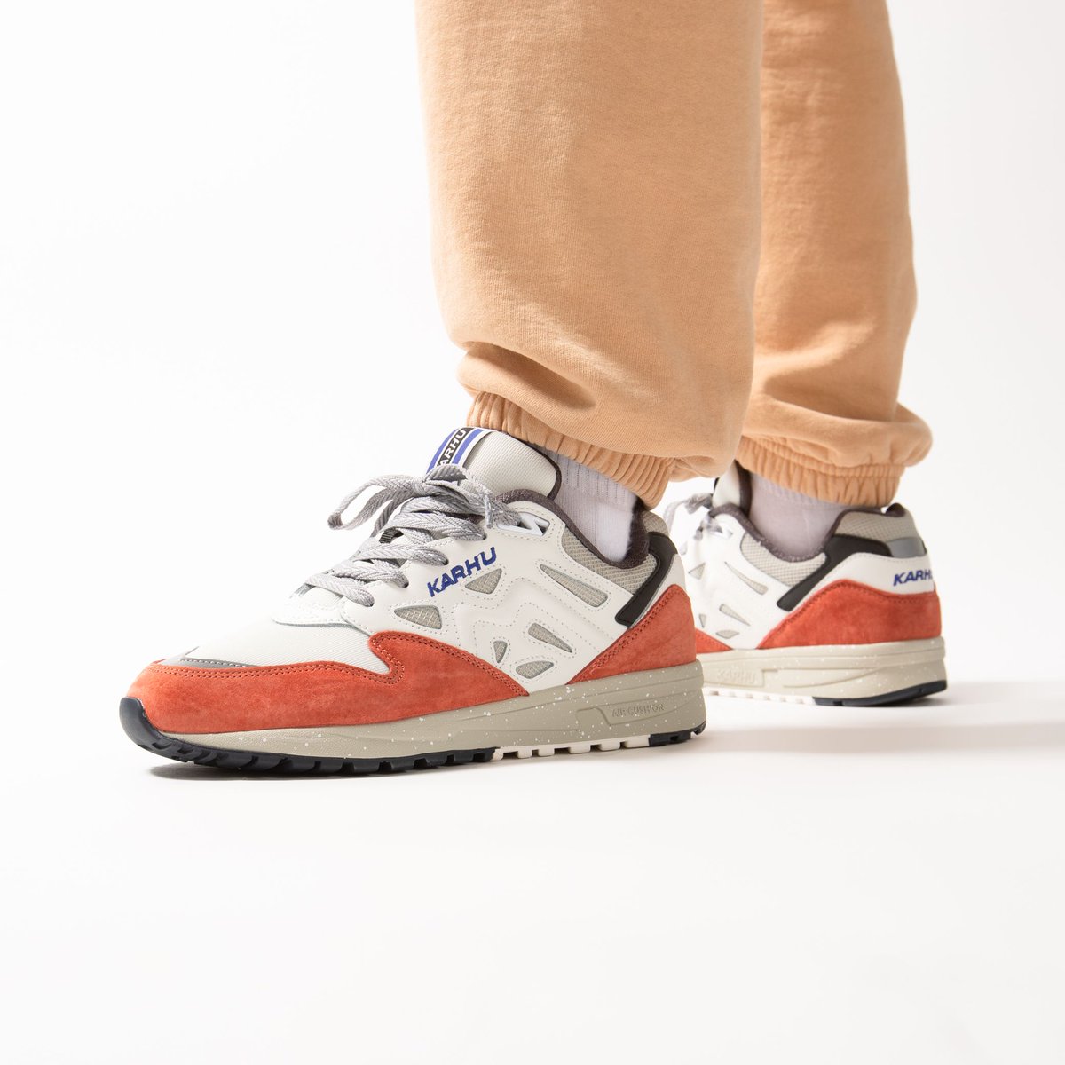 titoloshop's tweet photo. The Karhu “Causing Motion” Pack consists of a Fusion 2.0 and a Legacy 96 and drops TONIGHT online 0.00AM CEST 📲 https://t.co/DHqTM0h35X
#karhu
#titolo
#fusion
#legacy96
#causingMOTION
#titoloshop https://t.co/n3Df7Hhar8