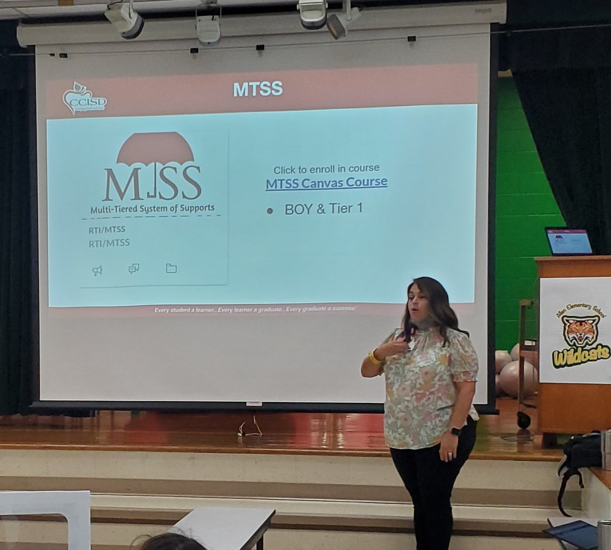 EGutierrez0203's tweet photo. Great meeting with Yvonne Hein and Denise Gonzalez presenting to staff on MTSS and Aggressive Monitoring. Love their passion and commitment to serving our staff and students. 💚 @KelsieMorris12 @yvonne_hein @denesesita7 https://t.co/GtYJL4aZnA