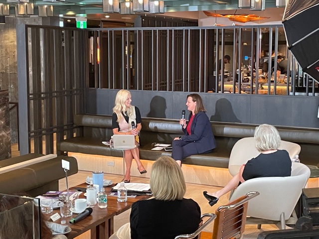 Premières en affaires tweet media