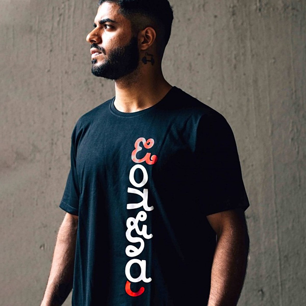 tag_mytee's tweet photo. We now welcome @NammurOfficial into our #MiniBazar 🤘
Get your OFFICIAL BENGALURU merchandise from @tag_mytee website!
#Tagmytee https://t.co/J0unIjOaXt
