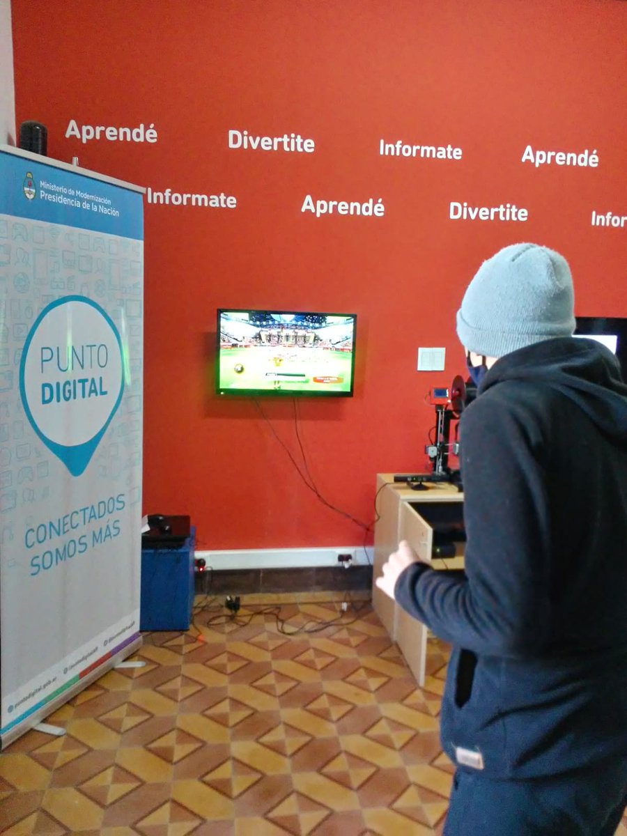 PDGralVillegas's tweet photo. Hoy nos visitó @ADERID1‼ 😀💙

Hermosa mañana llena de #juegos #música y #consolasxbox 💡🎮

#tecnología #rehabilitación #bienestar https://t.co/8RYrdEL0JH