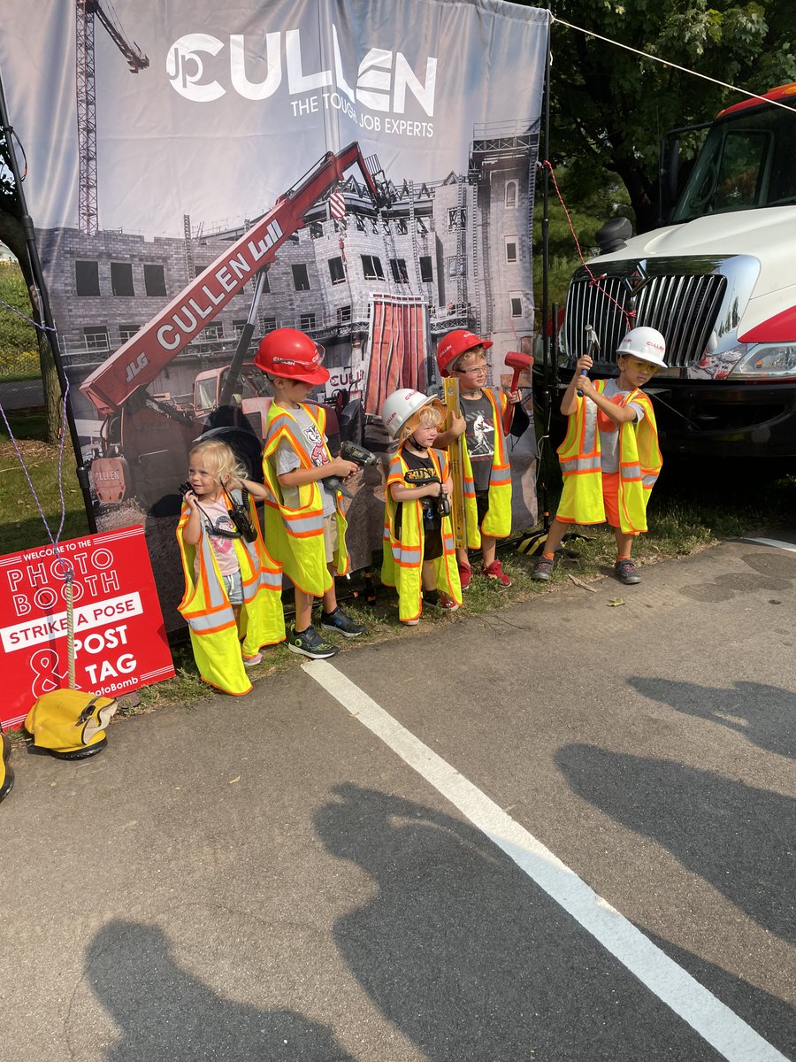 JPCullen1892's tweet photo. Our team had a blast at the @kidsbuildingwi event over the weekend! Each of the kiddos had a chance to put on a high-vis vest, hardhat, and boots to strike a pose in front of our jobsite wall. We definitely had some #futurebuilders amongst us! https://t.co/xUlTVeLlRb