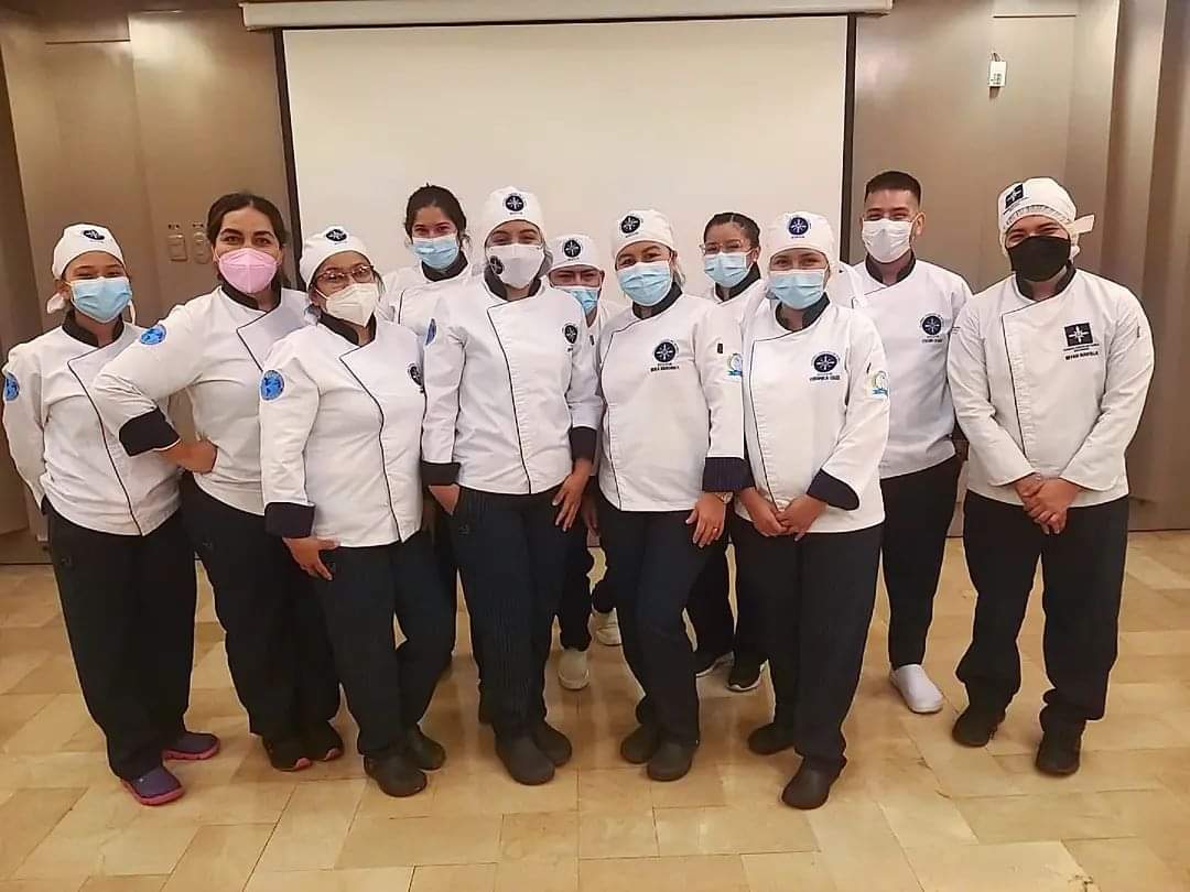 Nuestros alumnos de <a href="/acpecuador_/">Academia Culinaria del Pacífico</a> listos para sus prácticas en <a href="/hotelunipark/">Unipark Hotel</a>

#pasantias