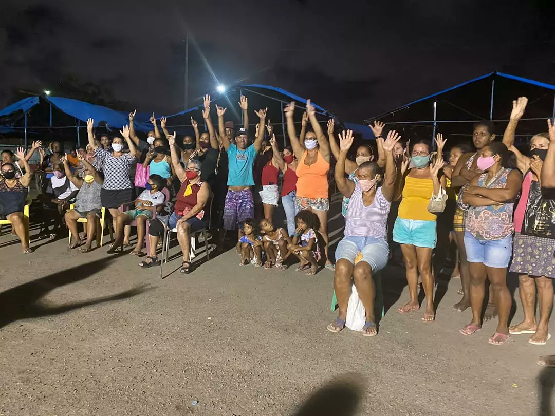 mnlmpe's tweet photo. O MNLM-PE/OLMP realizou nesta quarta(15), assembléia com as famílias da Ocupação Anastácia, em pauta, a ação covarde por parte da prefeitura de Olinda, ameaça jogar na rua, 120 famílias da cidade de Olinda. 

VERGONHA E DESCASO COM O POVO MAIS POBRE DE OLINDA.

🚩MNLM-PE/OLMP🇧🇷 https://t.co/pg5FqgDYla