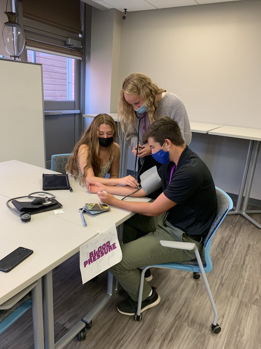APEX_HealthSci's tweet photo. Thank you @DrakeCPHS for hosting us to learn more about Athletic Training and Pharmacy and your programs! https://t.co/FH0B4Pn800