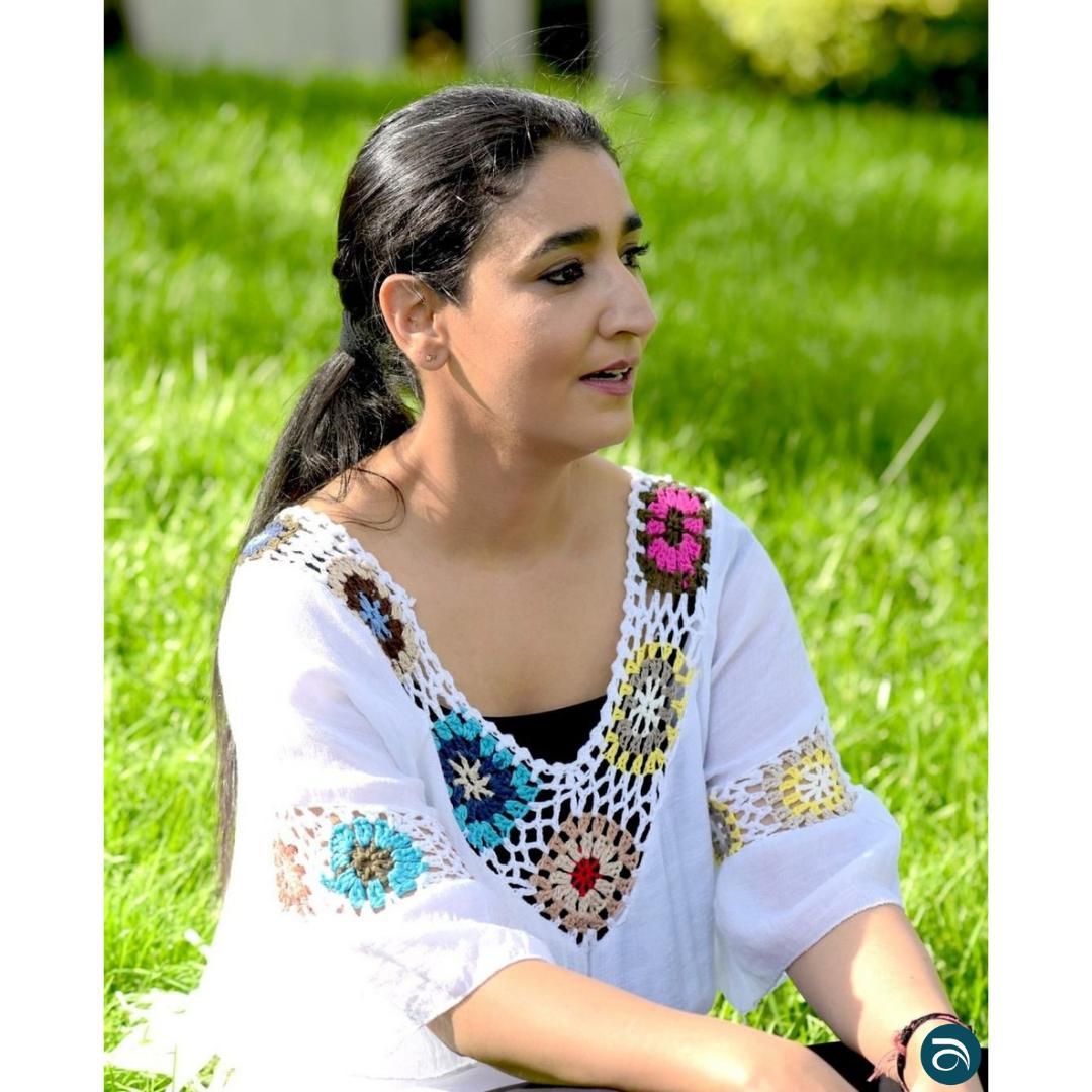 DailySkinTip's tweet photo. I loved taking pictures on this patch of grass outside Apsara's office &amp; lab in San Jose, California.⁠
With love &amp; hugs 💋⁠
Sheetal Rawal⁠
Scientist (Human Genetics)⁠
Founder of https://t.co/r4QRJkLlbl https://t.co/xLb0TDEHqF