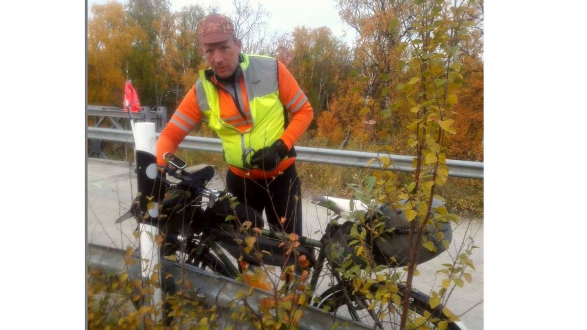 ttvmatti's tweet photo. #ruska2021 Cp3 Pulmankijärven Jääräjoella Jurriaan Oudhoff: "I'm cycling because I always have." https://t.co/5sXW9TGbRr