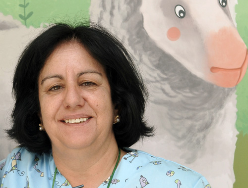 CGEnfermeria's tweet photo. “El curso pasado fue muy complicado, tanto por el elevado índice de casos que hubo asociado a las distintas olas, como por todas las dudas que iban surgiendo" asegura Natividad López, presidenta de @amece_es en el webinar de nuestro #InstitutoISFOS sobre la #VueltaAlCole https://t.co/AfefVTpZiF