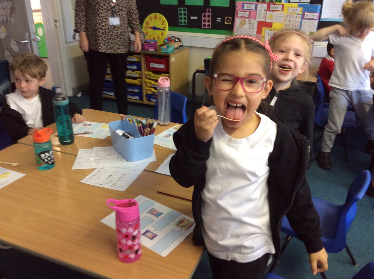 RykneldS's tweet photo. 1H had a fantastic science afternoon. We investigated the five senses and explored taste and smell. The children enjoyed making predictions and finding out if they were correct. The children were really excited to try everything. ๐ #year1science #primary #keystage1science https://t.co/9IeuN1WIux