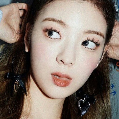 EGIRLJISU's tweet image. lia driving me crazy