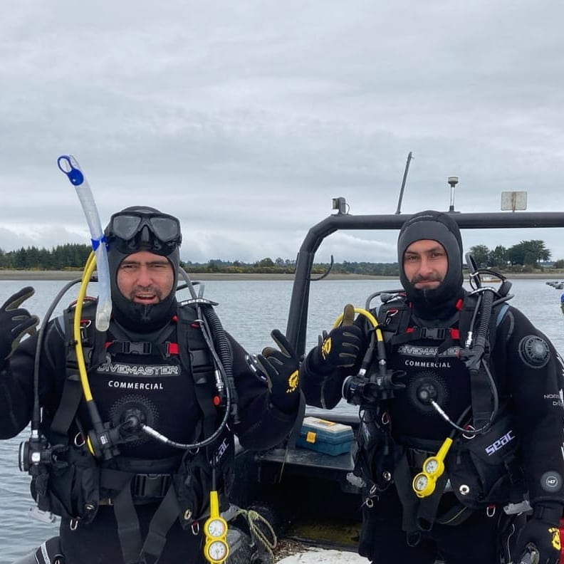 NorthernDiverUK's tweet photo. Great to see our suits being used by the Fisheries Department in Chile! π¨π± Thanks to @ecosub.cl for the photo π¦
https://t.co/fVviOvmsh4
#northerndiver #divemaster #scuba #diving #diver #diver #hobby #weekenddive #FridayFeeling #scubadiving #boatdive #underwater https://t.co/AZhFE3deK1