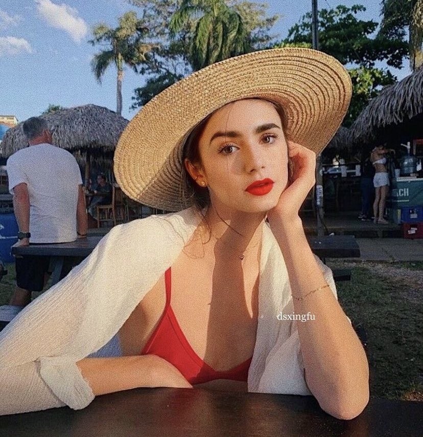 scarletmf_'s tweet image. ♥️ Where there is desire there is gonna be a flame
Where there is a flame, someone's bound to get burned
But just because it burns doesn't mean you're gonna die
You've gotta get up and try, try, try ♥️