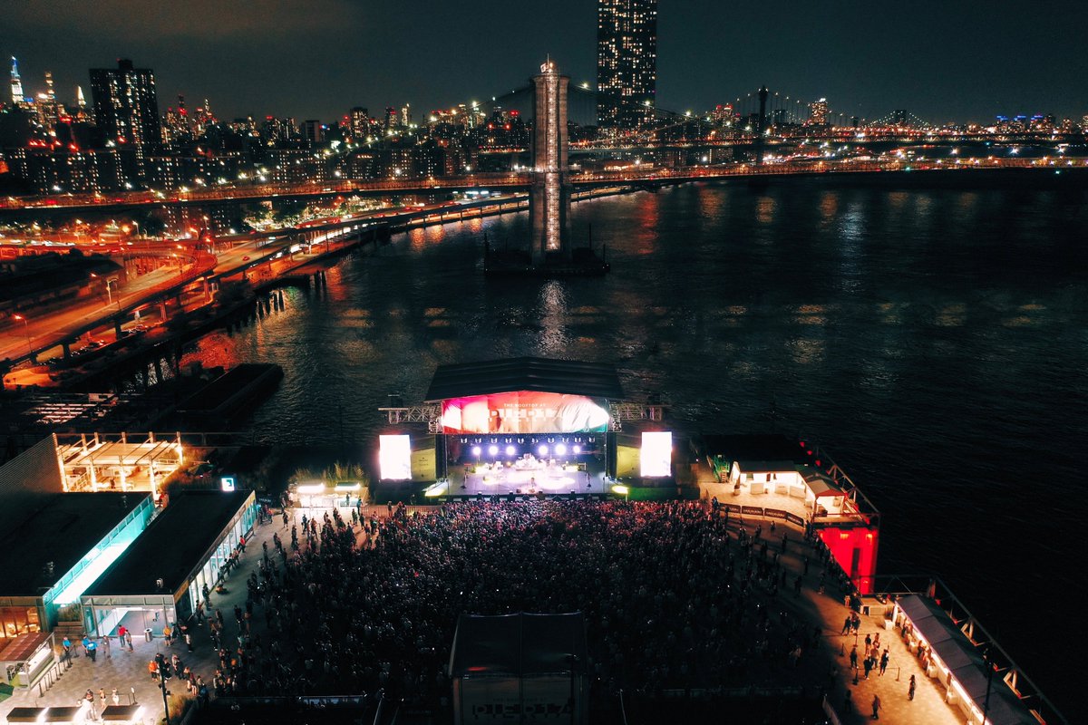 TheFrontBottoms's tweet photo. Our hearts are full.
📷: jessemurch (IG)
🛸: keeyahtay (IG)
@Pier17NY https://t.co/zBf2KV6wU5