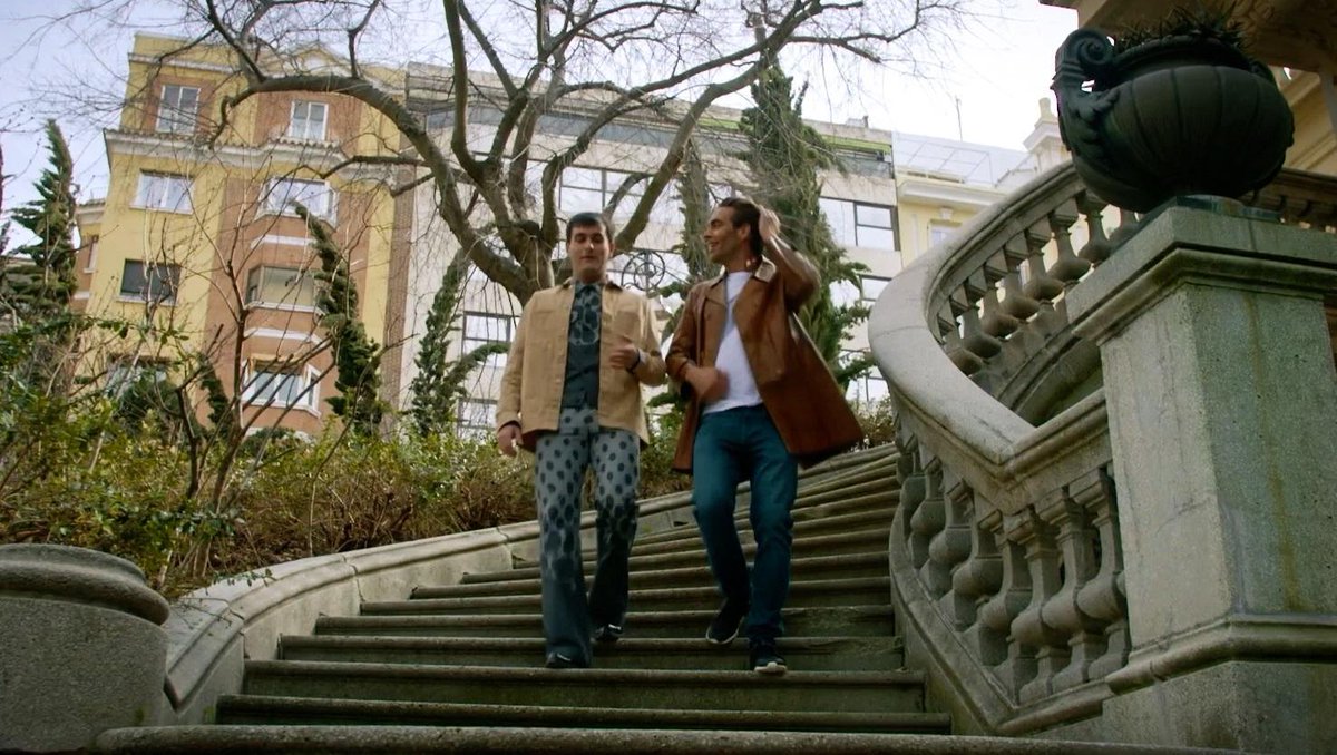 el_pais's tweet image. ¿De qué está hecha la chaqueta de Alejandro Palomo? ¿Y la camisa de Jon Kortajarena? En este capítulo de #Orígenes, explican por qué optan por prendas orgánicas y recicladas y cuál es el camino hacia una moda más sostenible. Por @IKEASpain elpais.com/sociedad/orige…