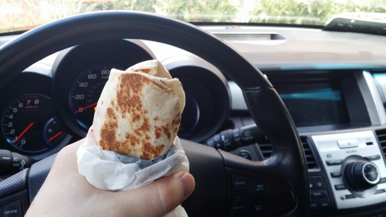 gohsgeorgia's tweet image. Lunch on the go? From sandwiches and burritos to chicken and burgers, they&apos;re all a distraction when they&apos;re taking your eyes off the road and your hands off the wheel. #VisualDistraction #ManualDistraction #DriveAlert #HeadsUpGeorgia