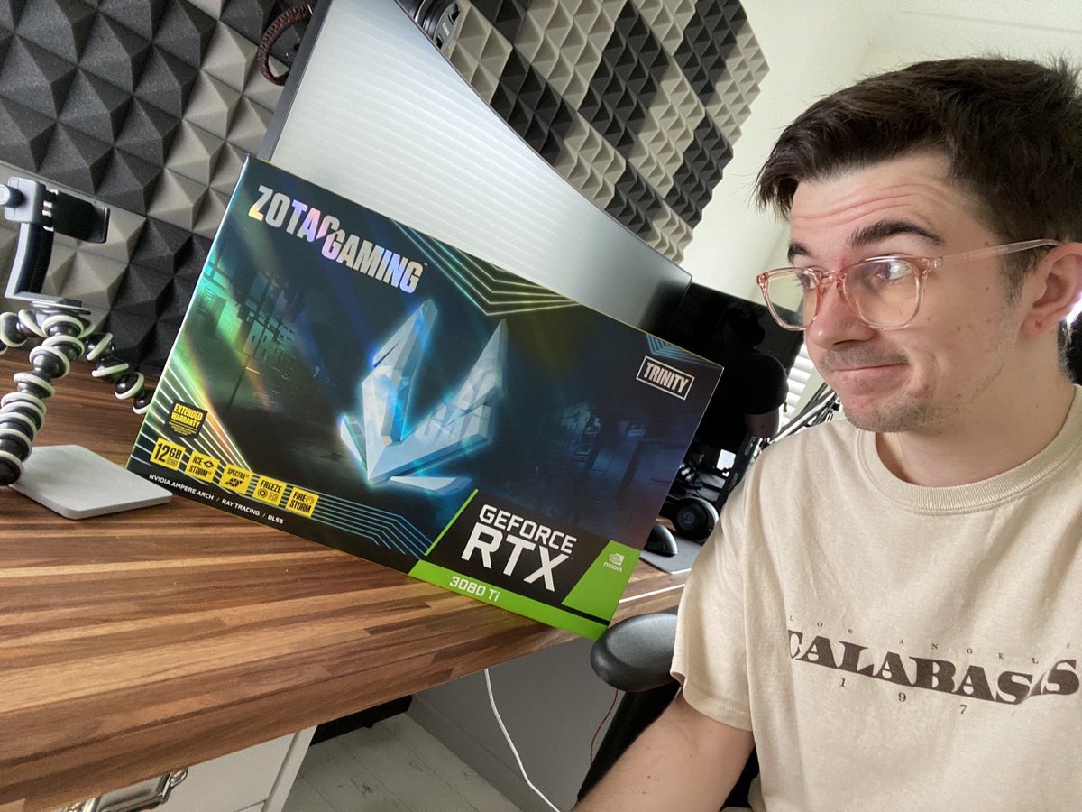 Sl0thyz's tweet photo. Finally after a long wait, I have my hands on a #3080ti 😍 #zotac #PCMR https://t.co/KLssYCAvZL