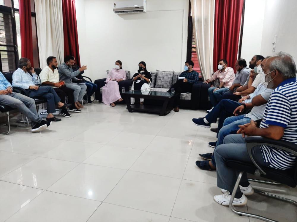 KatraSdm's tweet photo. Held a discussion  with the Civil society of Katra along with officials from the Municipal administration and J&amp;K tourism regarding promoting  Katra as a Heritage town and organising “Katra Heritage Walk” on 22nd September which is also World Car free day.
#Katraheritagewalk https://t.co/5maWDCYzOo