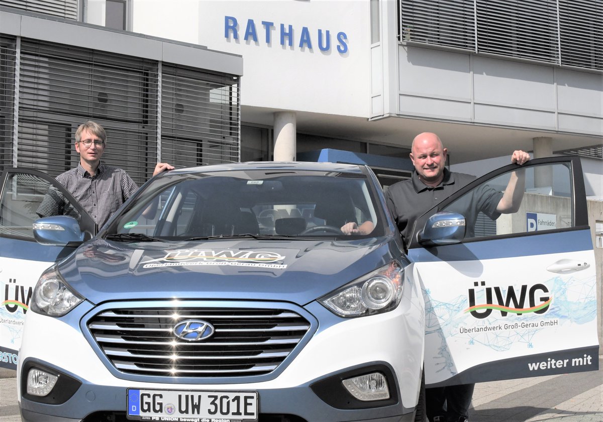 presscontact tweet media