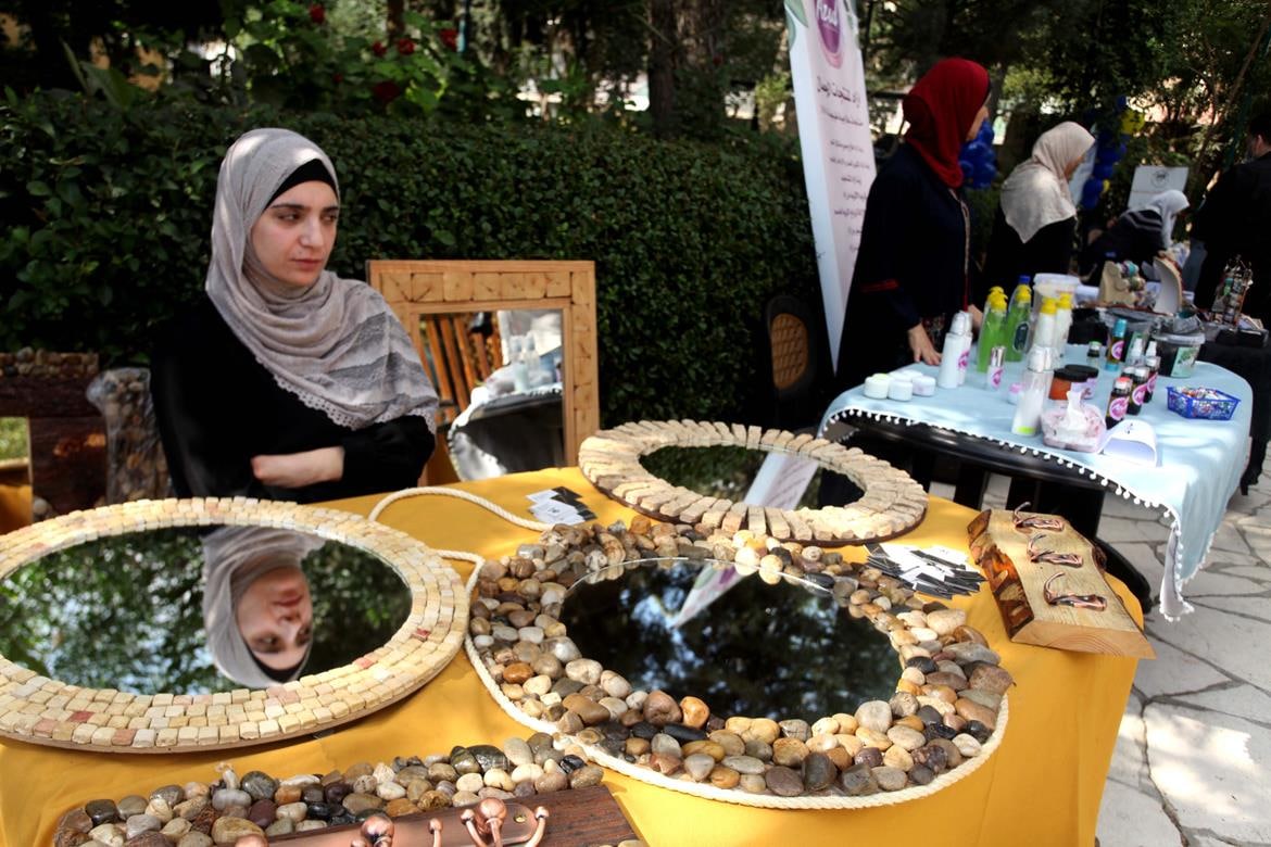 ESafadpal's tweet photo. The opening of the Women's Gallery entitled "Creative Hands" at the Child Happiness Center in Hebron https://t.co/Law6uygqOs