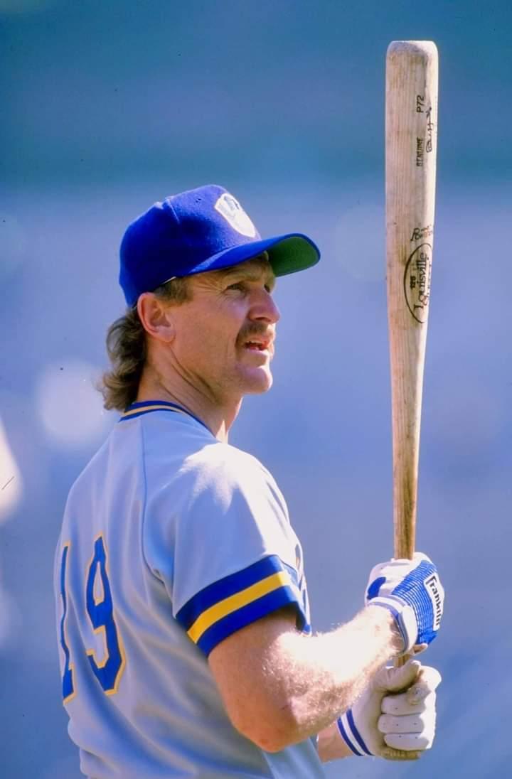 Happy Birthday MLB Hall Of Famer Robin Yount! 