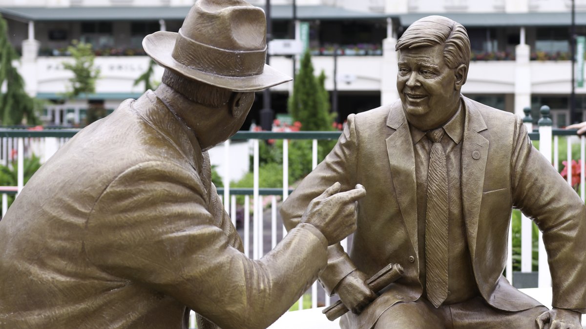 Eric Crawford on Twitter "A few more shots of the new statue at