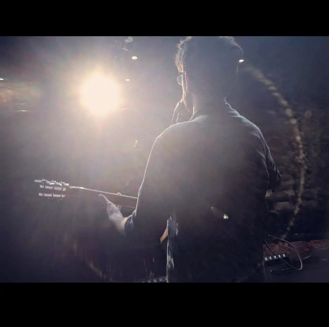 ChrisKeysmusic's tweet image. Look into the light ✨🎸🎶

#MEMES #stageview #pastshow #livephotography #concert #live #music #rocks #love #guitar #ThursdayThoughts