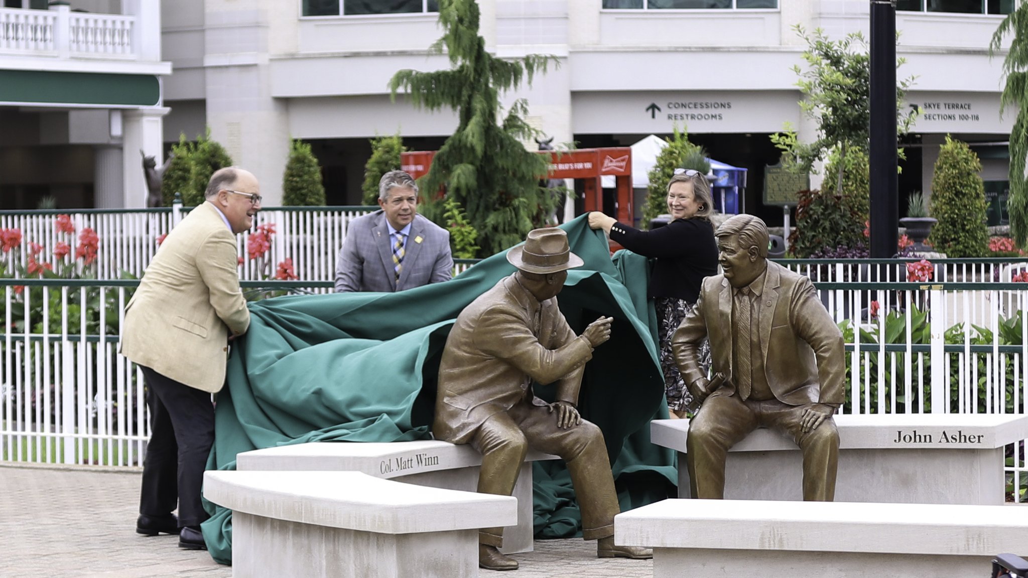 Eric Crawford on Twitter "A few more shots of the new statue at