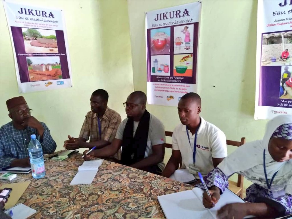 ceda_mali's tweet photo. JEUDI 16/09/2021
4ÈME JOUR DE L'ATELIER MÉTHODOLOGIQUE DU PROJET #JIKURA @Helvetas #Helvetas 
* AUTO-ÉVALUATION ASSISTÉE 
ATELIER DES ONG 
H&amp;A consult sarl 
TRAVAUX DE GROUPES
#SEPO:SUCCÈS/POTENTIALITÉS (OPPORTUNITÉS)/ÉCHECS (FAIBLESSES) /OBSTACLES
#CEDAMALI
#BOUGOUNI
#KOLONDIEBA https://t.co/HJdunQWKJ2