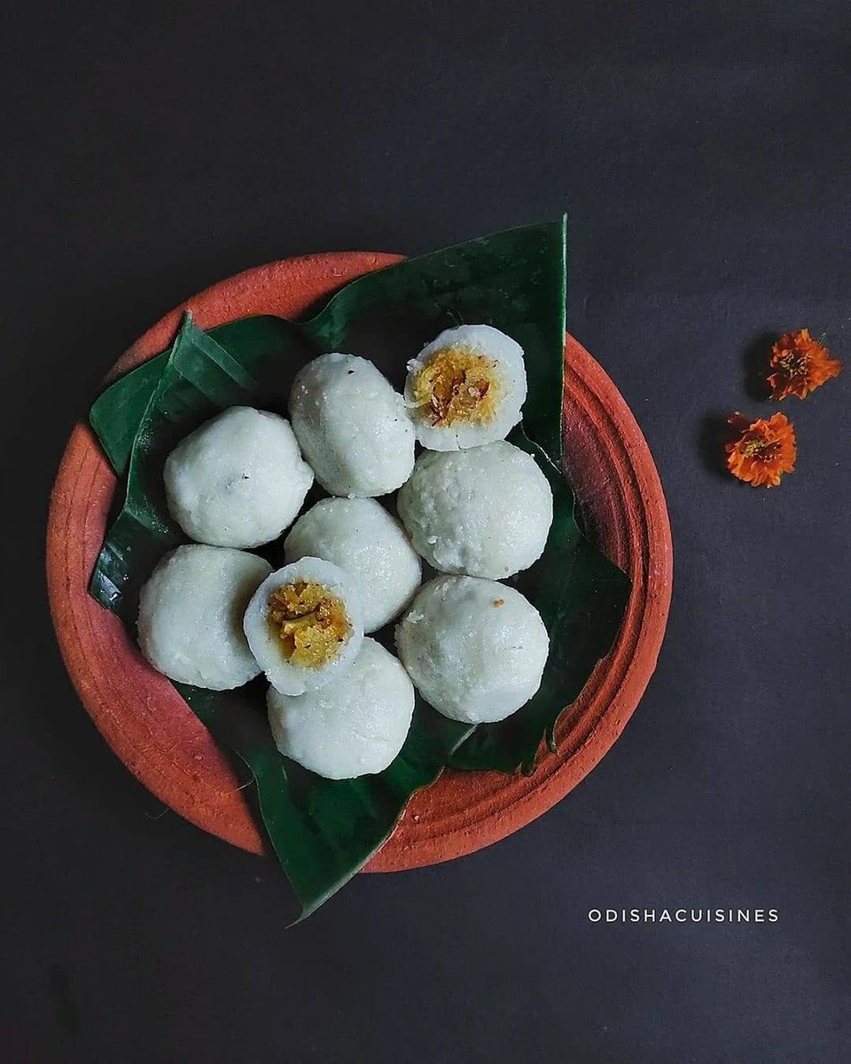 PureOdisha's tweet photo. ସୁଦଶା ବ୍ରତ/Sudasha Brata is unique to the state of Odisha and observed by married women. All the rituals are dedicated to Goddess Lakshmi.
Photographs by @odishacuisines @bhukkad_gabru
@yourstrulybabul (insta ids)
#mandapitha #sudasabrata #shuttersofodisha #Odishacuisines https://t.co/XUthidRLnb