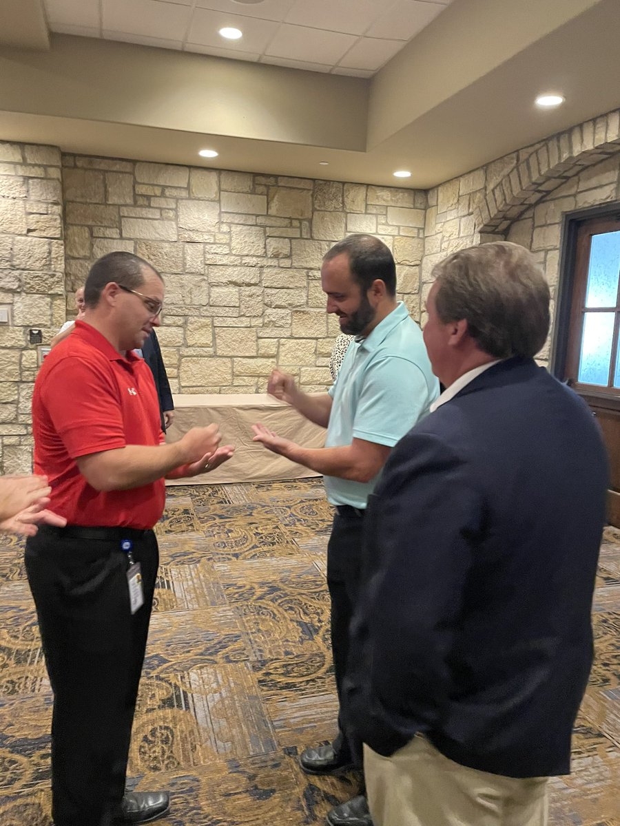 lisamcatee's tweet image. District Leadership Day 2 - Team Building and Working through scenarios. #GBLeaders @GreenbushESC @TheOread